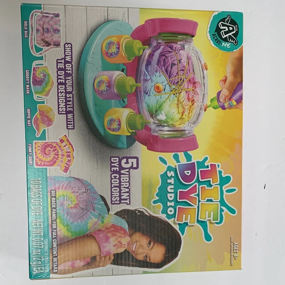 Tie Dye Studio Kit for Kids - Pink and Green. Brand new with box. Great Gift 🎁